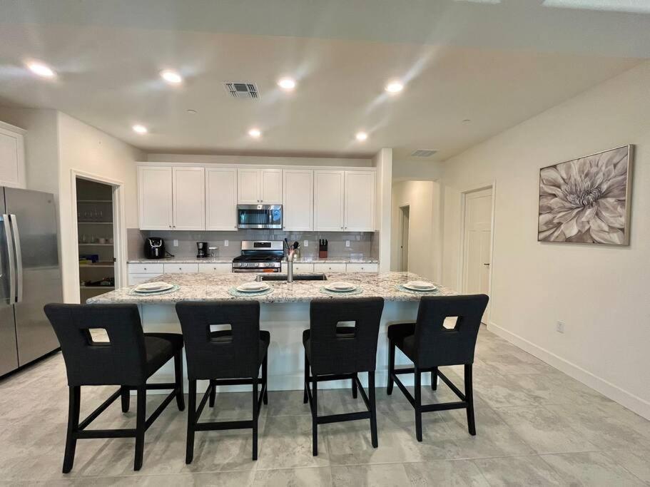 Brand-New, Beautiful & Stylish Home In Sacramento! Exterior photo