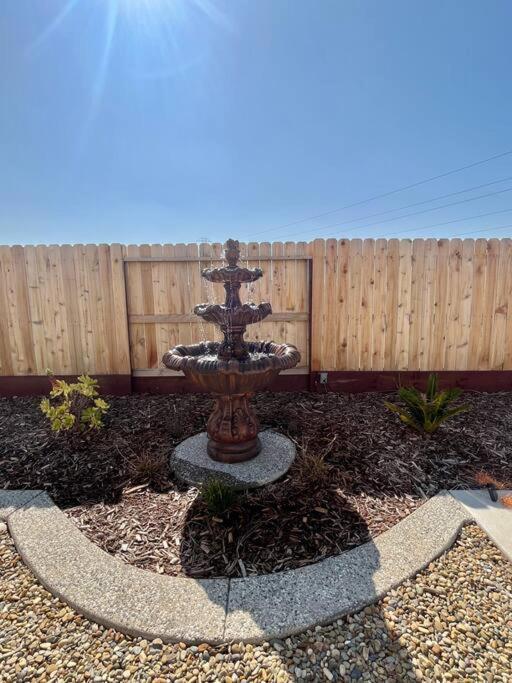 Brand-New, Beautiful & Stylish Home In Sacramento! Exterior photo